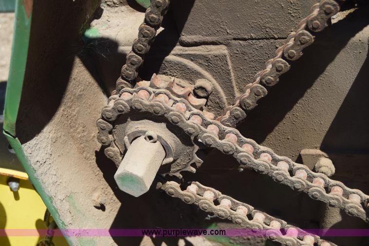 image for item J7975 John Deere 430 round baler