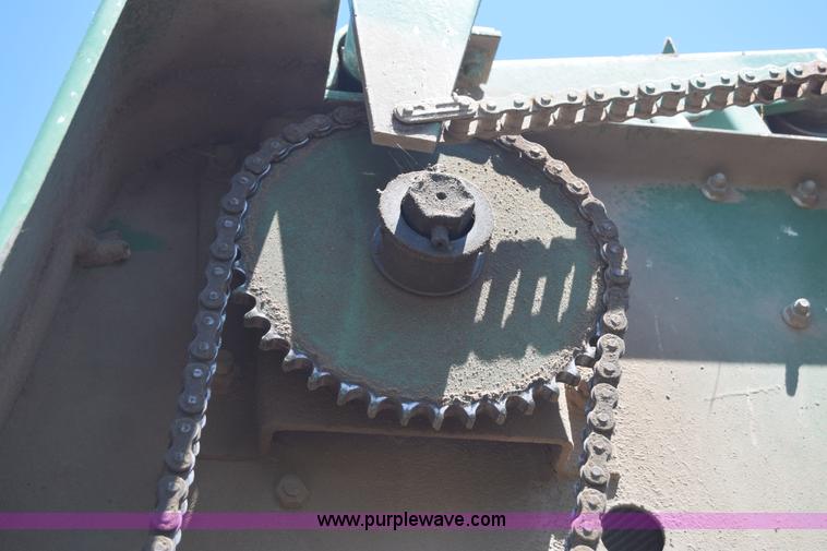 image for item J7975 John Deere 430 round baler