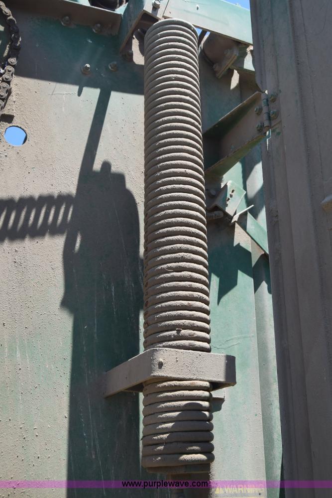 image for item J7975 John Deere 430 round baler