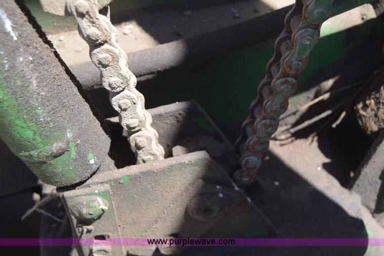 image for item J7975 John Deere 430 round baler