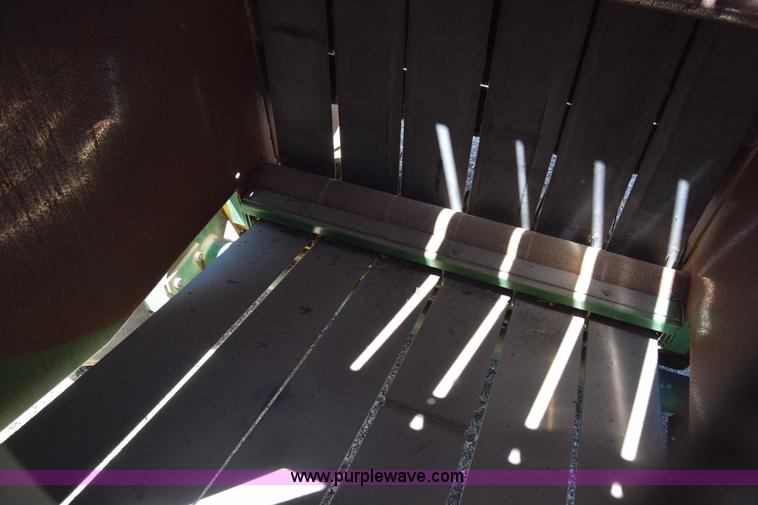 image for item J7975 John Deere 430 round baler