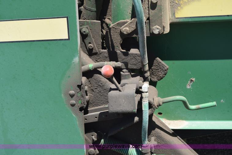 image for item J7975 John Deere 430 round baler