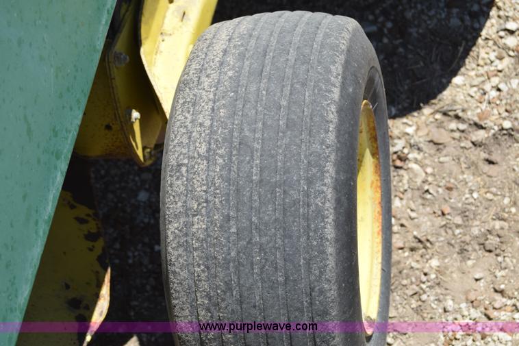 image for item J7975 John Deere 430 round baler
