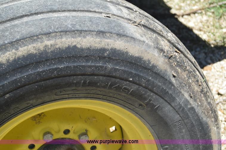 image for item J7975 John Deere 430 round baler