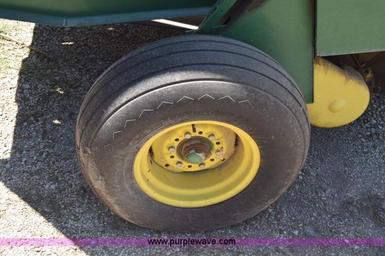 image for item J7975 John Deere 430 round baler