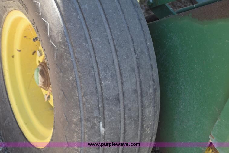 image for item J7975 John Deere 430 round baler