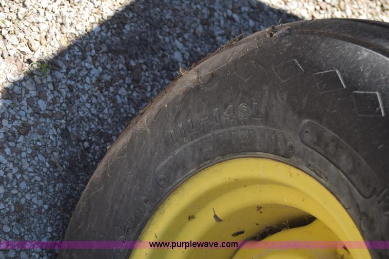 image for item J7975 John Deere 430 round baler