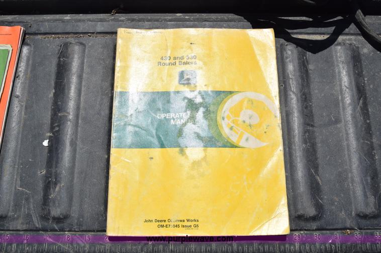 image for item J7975 John Deere 430 round baler