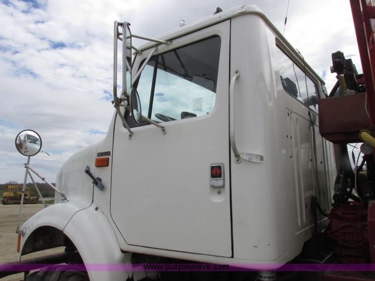 image for item K2109 1990 International 7100 self-propelled sprayer