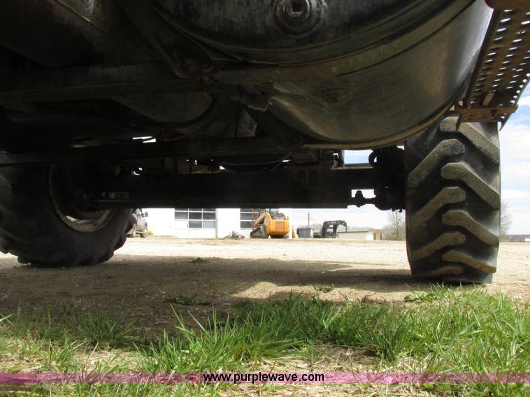 image for item K2109 1990 International 7100 self-propelled sprayer