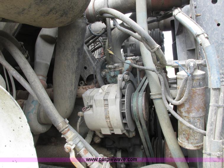 image for item K2109 1990 International 7100 self-propelled sprayer