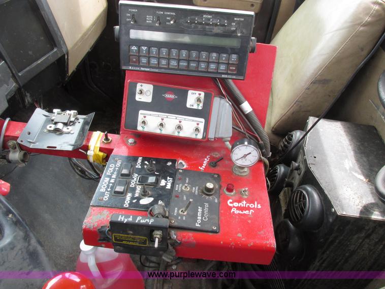 image for item K2109 1990 International 7100 self-propelled sprayer