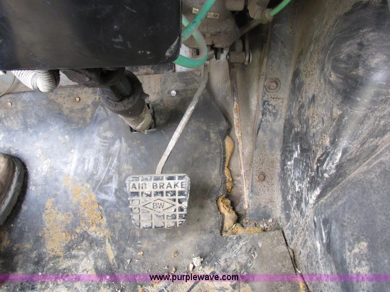 image for item K2109 1990 International 7100 self-propelled sprayer