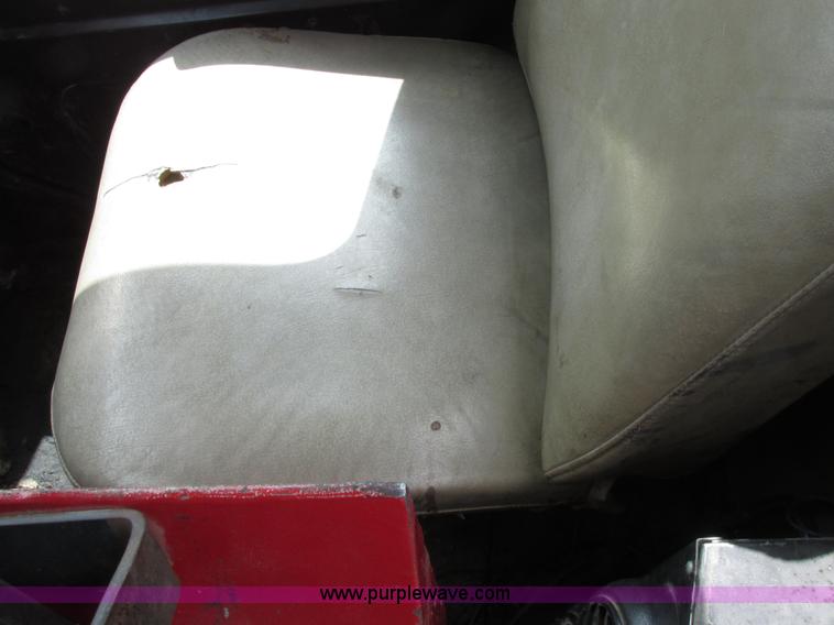 image for item K2109 1990 International 7100 self-propelled sprayer