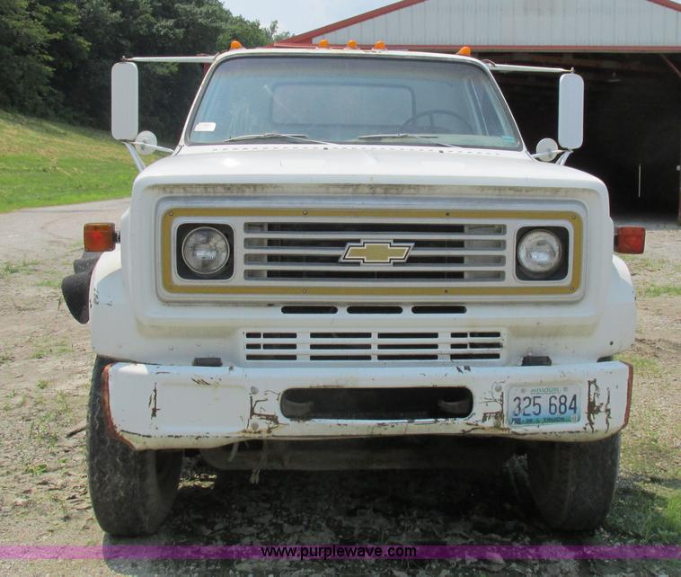 image for item K2173 1986 Chevrolet C70 grain truck