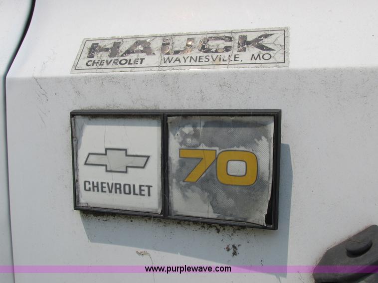 image for item K2173 1986 Chevrolet C70 grain truck