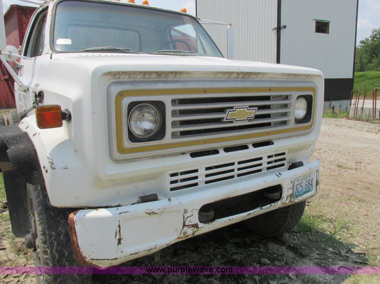image for item K2173 1986 Chevrolet C70 grain truck
