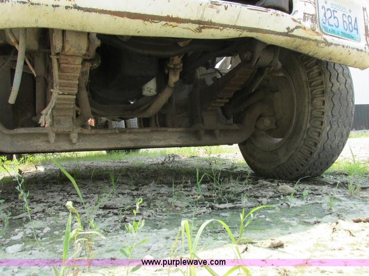 image for item K2173 1986 Chevrolet C70 grain truck