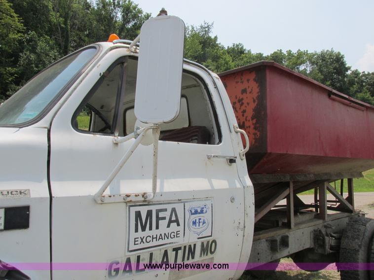 image for item K2173 1986 Chevrolet C70 grain truck