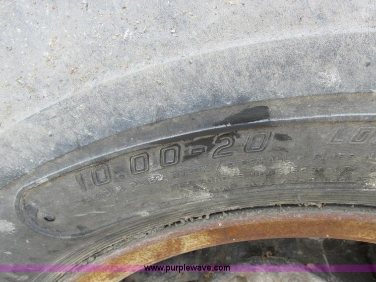 image for item K2173 1986 Chevrolet C70 grain truck