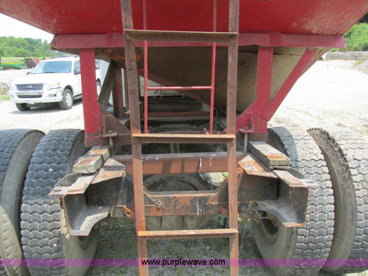 image for item K2173 1986 Chevrolet C70 grain truck