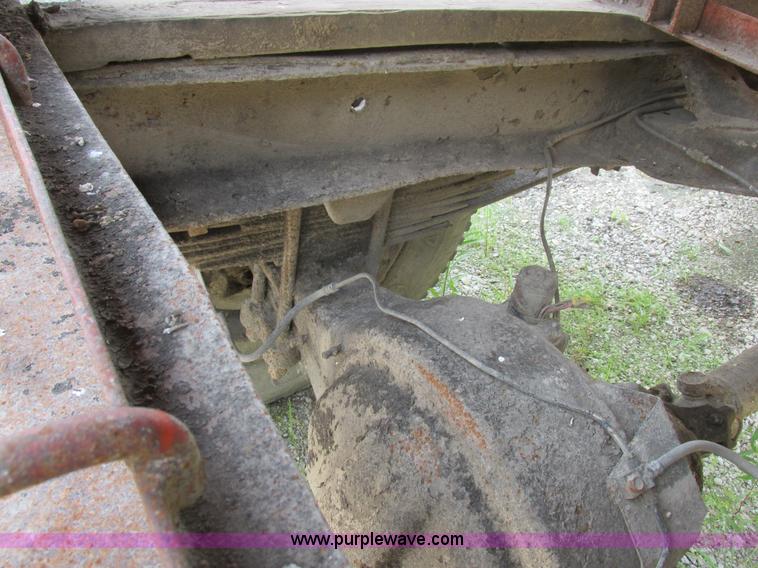 image for item K2173 1986 Chevrolet C70 grain truck