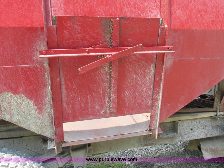 image for item K2173 1986 Chevrolet C70 grain truck