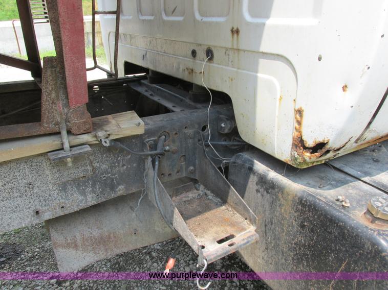 image for item K2173 1986 Chevrolet C70 grain truck