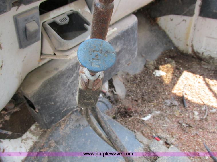 image for item K2173 1986 Chevrolet C70 grain truck