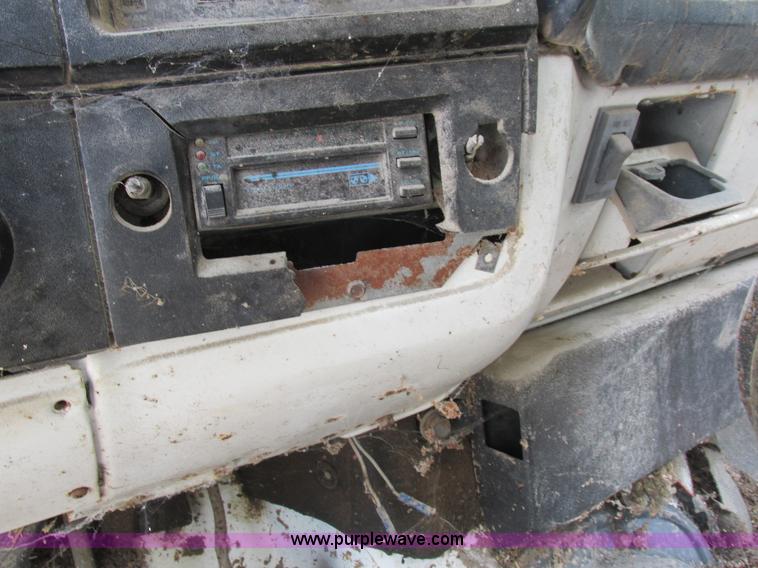 image for item K2173 1986 Chevrolet C70 grain truck