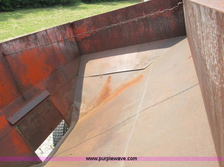 image for item K2173 1986 Chevrolet C70 grain truck