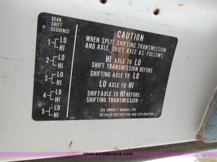 image for item K2173 1986 Chevrolet C70 grain truck