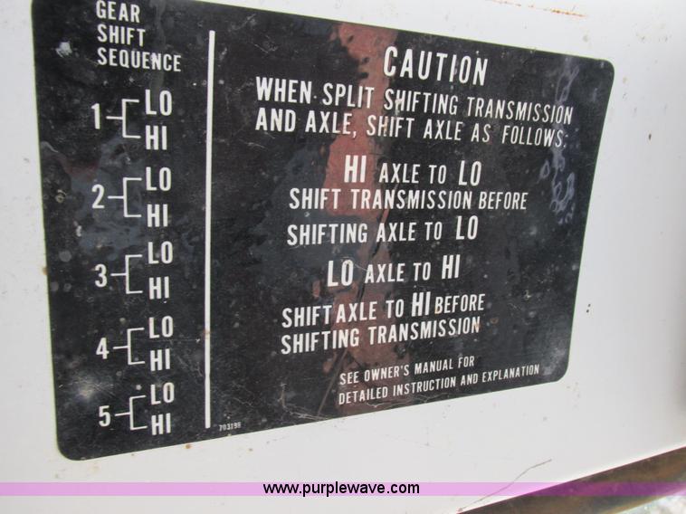 image for item K2173 1986 Chevrolet C70 grain truck