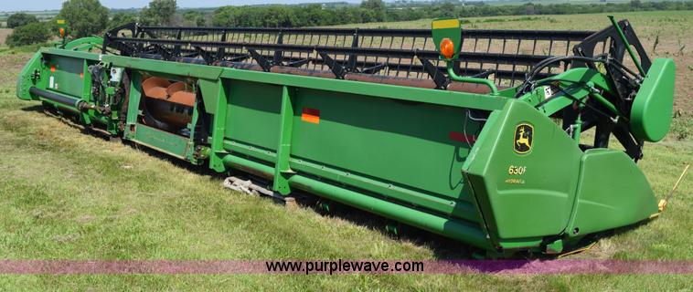 image for item K6088 2005 John Deere 630F flex head