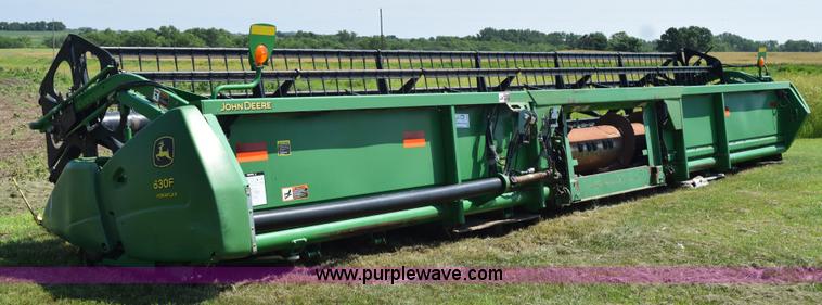 image for item K6088 2005 John Deere 630F flex head