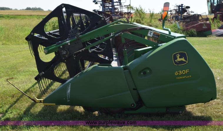 image for item K6088 2005 John Deere 630F flex head