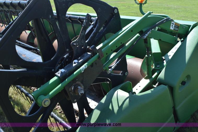 image for item K6088 2005 John Deere 630F flex head