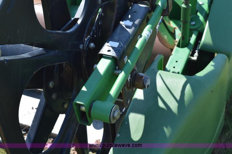 image for item K6088 2005 John Deere 630F flex head