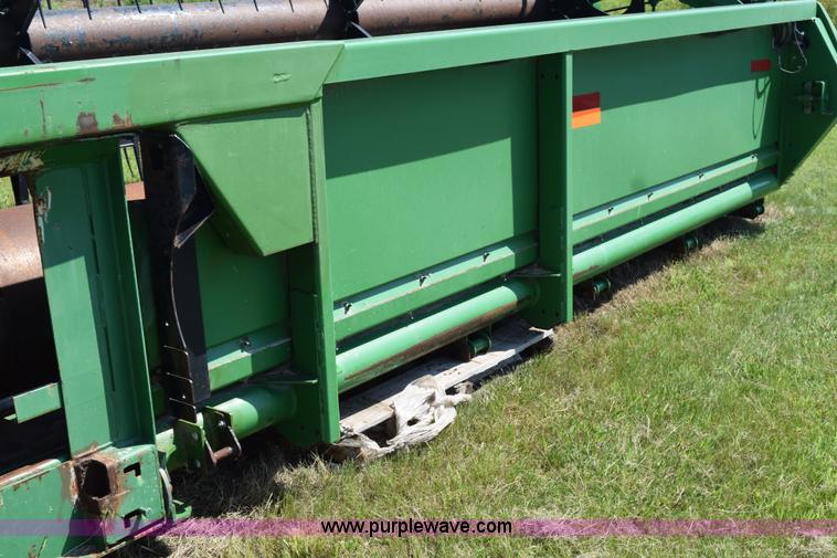 image for item K6088 2005 John Deere 630F flex head