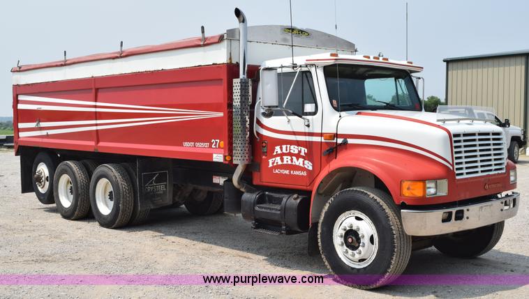 image for item K6098 1990 International 4900 grain truck