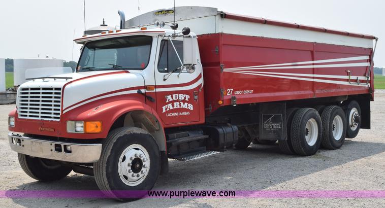 image for item K6098 1990 International 4900 grain truck