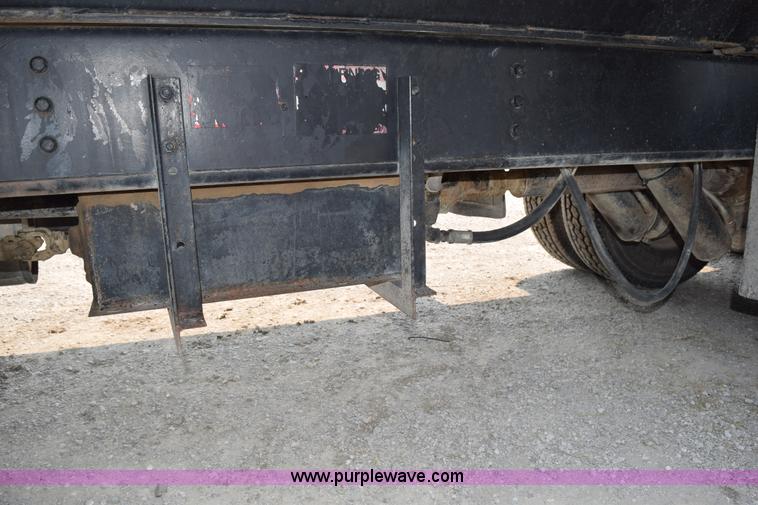 image for item K6098 1990 International 4900 grain truck