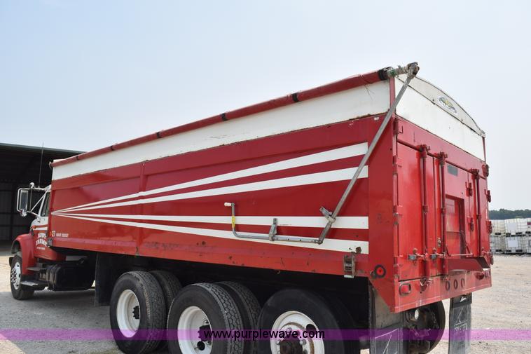 image for item K6098 1990 International 4900 grain truck