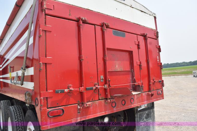 image for item K6098 1990 International 4900 grain truck