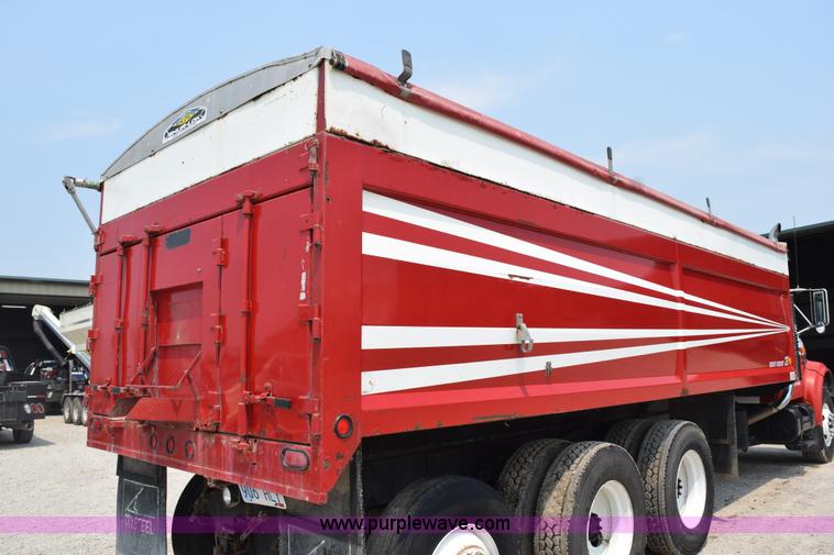 image for item K6098 1990 International 4900 grain truck