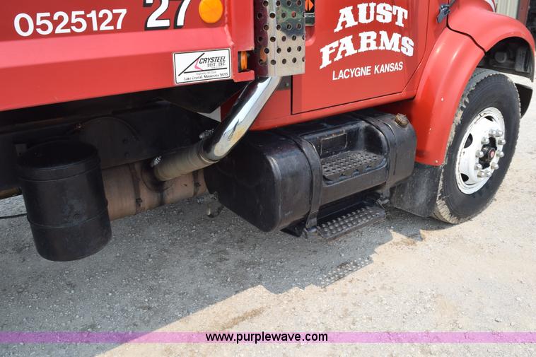 image for item K6098 1990 International 4900 grain truck