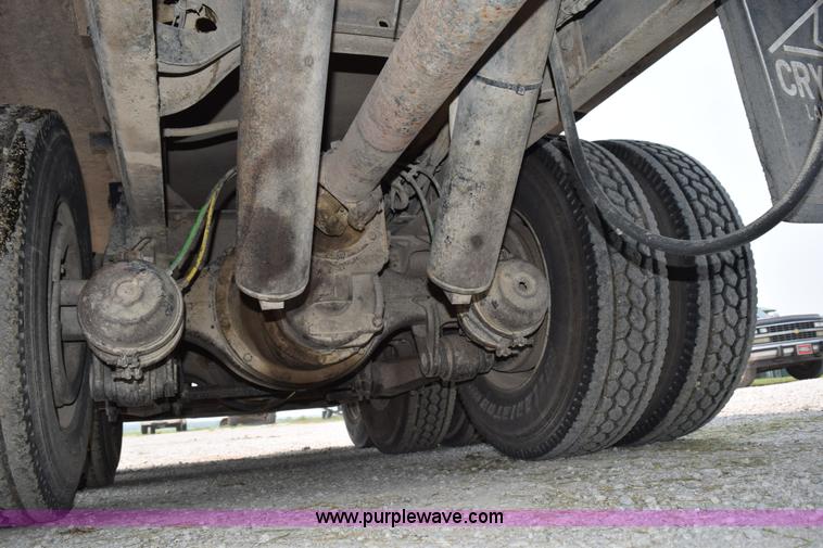 image for item K6098 1990 International 4900 grain truck