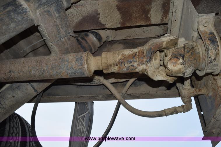 image for item K6098 1990 International 4900 grain truck