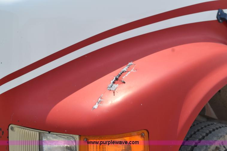 image for item K6098 1990 International 4900 grain truck