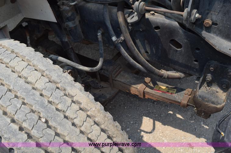 image for item K6098 1990 International 4900 grain truck